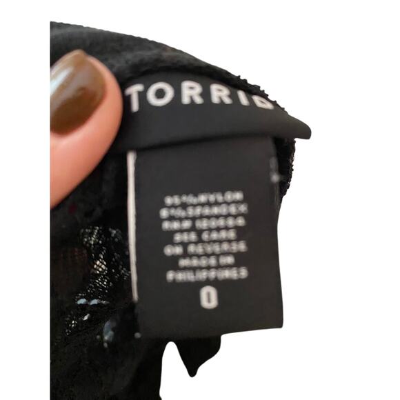 Torrid 3/4 Sleeve Black Extreme Hi Lo Lace Top Plus Size XL - Picture 6 of 8